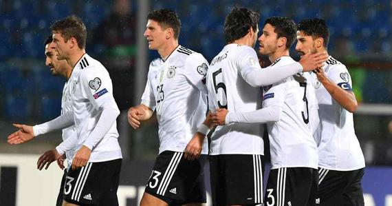 德国8-0客胜领跑